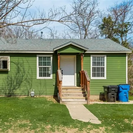 Buy this 2 bed house on 1879 South Fannin Avenue in Mills, Denison