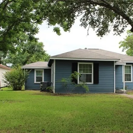Buy this 3 bed house on 1614 West 8th Street in Freeport, TX 77541