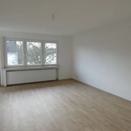 Rent this 3 bed apartment on Schölerpad 154 in 45355 Essen, Germany