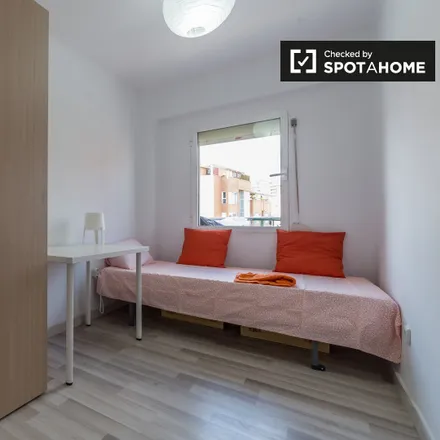 Rent this 3 bed room on Carrer de Felip Vives de Canyamars in 7, 46011 Valencia