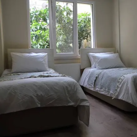 Rent this 3 bed apartment on 16000 Osmangazi