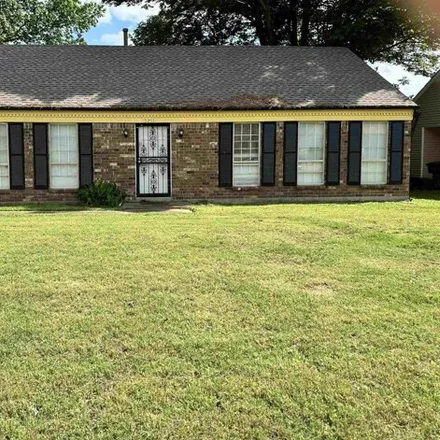 Buy this 4 bed house on 5251 Blueridge Drive in Memphis, TN 38134