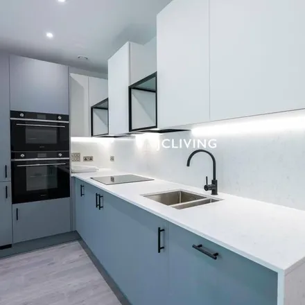 Image 2 - Green Lanes, London, N4 2ZF, United Kingdom - Apartment for rent