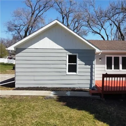 Buy this 3 bed house on 4271 Southeast 8th Street in Des Moines, IA 50315