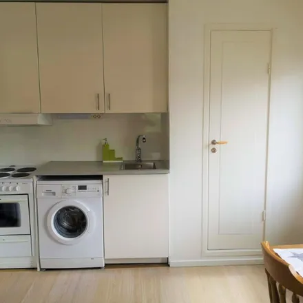 Rent this 3 bed apartment on Lerlyckegatan 5 in 417 28 Gothenburg, Sweden