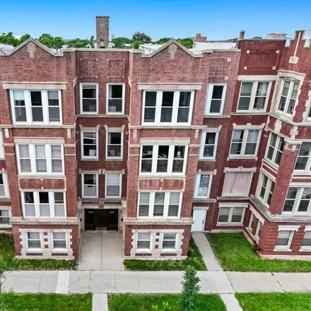 Rent this 4 bed apartment on 5130-5132 South Greenwood Avenue in Chicago, IL 60615
