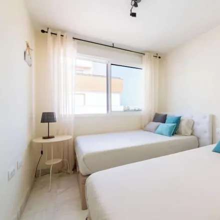 Image 5 - Roquetas de Mar, Calle de Roquetas de Mar, 28033 Madrid, Spain - Apartment for rent