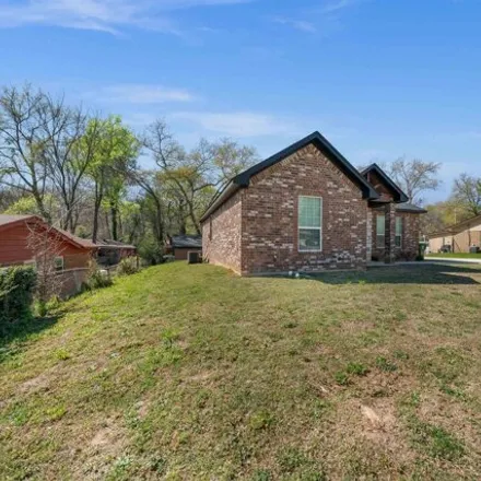 Image 3 - 352 North Parkdale Drive, Tyler, TX 75702, USA - House for sale