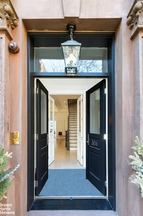 Buy this studio townhouse on 304 WEST 90TH STREET in New York
