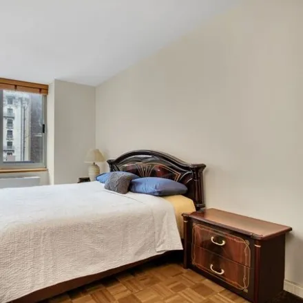 Image 4 - The Alexandria, 201 West 72nd Street, New York, NY 10023, USA - Condo for sale