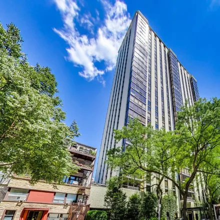 Rent this 3 bed condo on Bellevue Place in 100 East Bellevue Place, Chicago