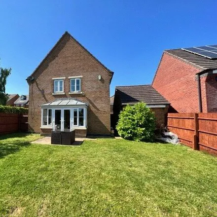 Image 4 - Attingham Drive, Priory Estate, Dixons Green, DY1 3HL, United Kingdom - House for sale