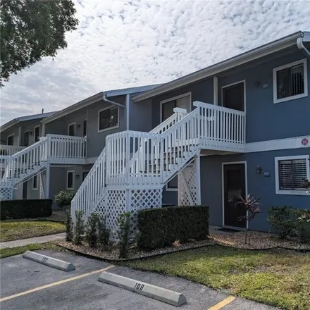 Buy this 2 bed condo on Lake Trail Fountain in Lake Loop, Manatee County