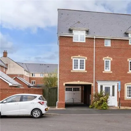 Buy this 4 bed townhouse on Highlander Drive in Telford and Wrekin, TF2 8JU