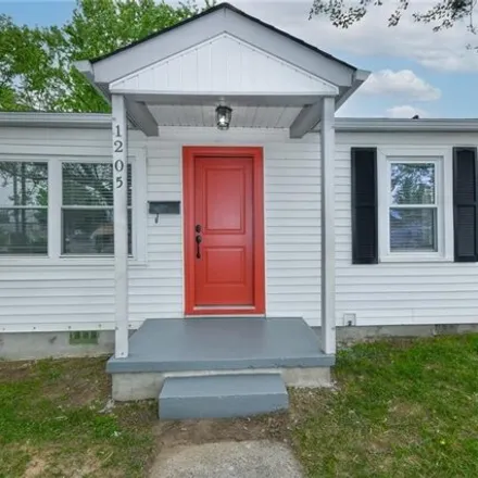 Buy this 3 bed house on 1257 Hickory Street in Reidsville, NC 27320