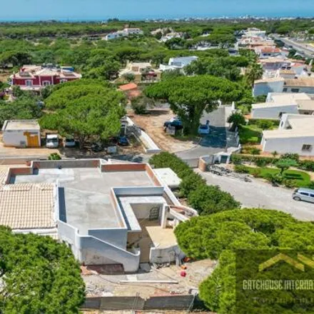 Image 5 - BPI, Avenida Infante de Sagres, 8125-156 Quarteira, Portugal - House for sale