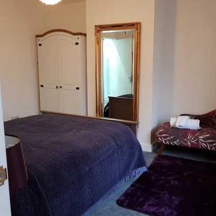 Image 7 - Kirklees, HD3 3HU, United Kingdom - Apartment for rent