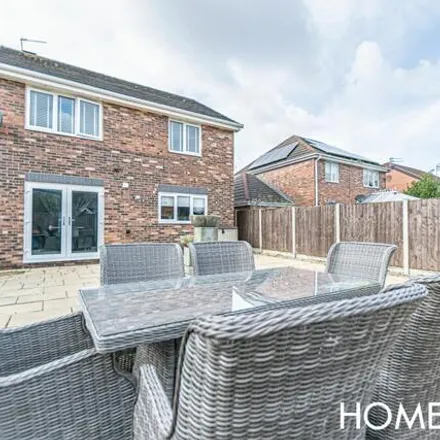 Image 4 - Ashdown Grove, Knowsley, L26 6LR, United Kingdom - House for sale
