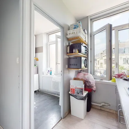 Image 2 - 107 Rue de Wazemmes, 59046 Lille, France - Apartment for rent