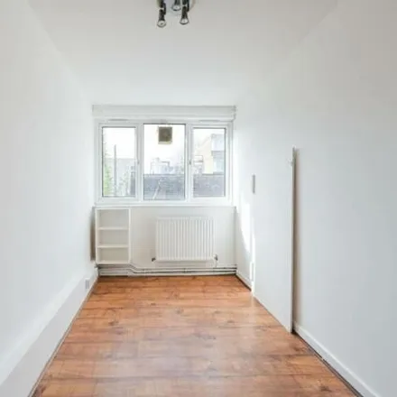 Image 4 - 88-95 Musbury Street, Ratcliffe, London, E1 0PG, United Kingdom - Apartment for sale