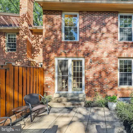 Image 2 - 2544 South Walter Reed Drive, Claremont, Arlington, VA 22206, USA - Townhouse for sale