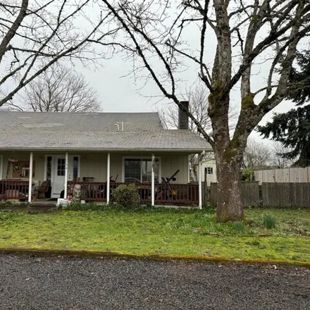 Buy this 3 bed house on 415 East Robidoux Street in Stayton, OR 97383