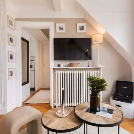 Rent this 1 bed apartment on 3 Grande Avenue de la Villa de la Réunion in 75016 Paris, France