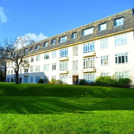 Rent this 2 bed apartment on unnamed road in London, SE26 6EN