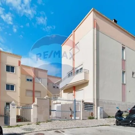 Buy this 3 bed apartment on Churrascaria D'aldeia in Rua Almerindo A. F. Lavrador, 2705-225 Colares