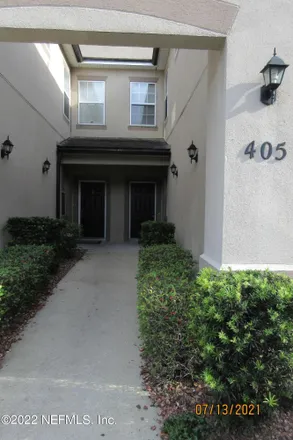 Rent this 3 bed condo on Kernan Forest Boulevard in Jacksonville, FL