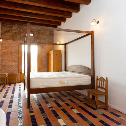 Rent this 1 bed apartment on Punjab in Carrer de Joaquín Costa, 1