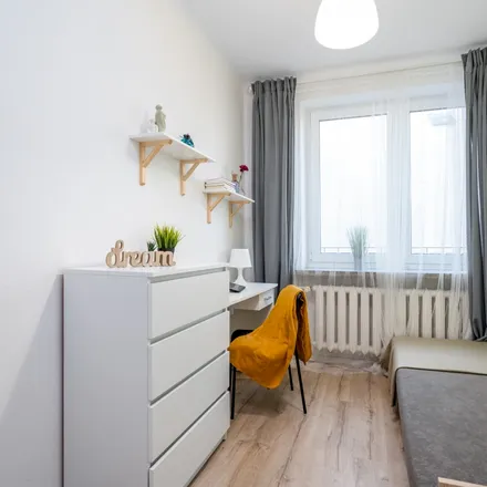Rent this 5 bed room on Mood in Wspólna 75/79, 00-613 Warsaw