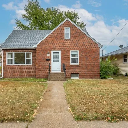 Buy this 4 bed house on 1894 Garfield Avenue in Eagle Point, Dubuque