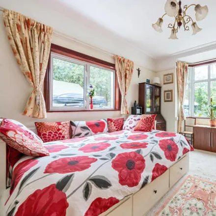 Image 7 - Queens Park, Queens Park Road, Caterham on the Hill, CR3 5RB, United Kingdom - House for sale