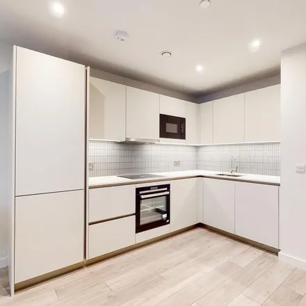 Image 3 - City Lights Point, 64 New Kent Road, London, SE1 6GB, United Kingdom - Apartment for rent