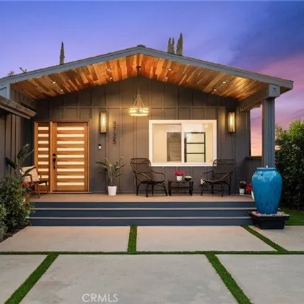 Image 3 - 5729 Norwich Avenue, Los Angeles, CA 91411, USA - House for sale