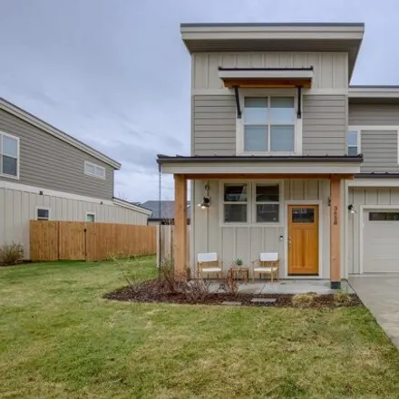 Buy this 2 bed house on Southwest Badger Avenue in Redmond, OR