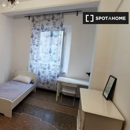 Rent this 3 bed room on Via Giuseppe Ratti in 16127 Genoa Genoa, Italy