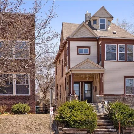 Rent this 5 bed duplex on 25 St W in Lyndale Avenue South, Minneapolis