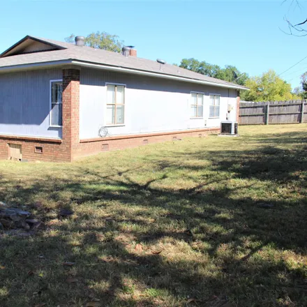 Image 2 - 302 East Date Street, Russellville, AR 72802, USA - House for sale