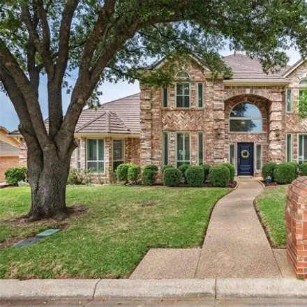 Buy this 5 bed house on 2763 Pomponessett Drive in Arlington, TX 76001