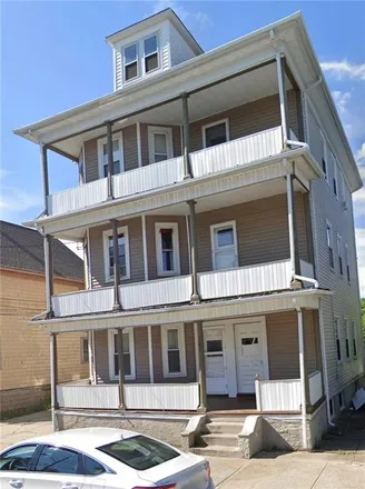 Image 2 - 147 Prudence Avenue, Olneyville, Providence, RI 02909, USA - Apartment for sale