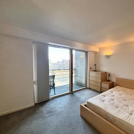 Image 4 - Whitehall Waterfront, Whitehall Riverside, Leeds, LS1 4EE, United Kingdom - Apartment for rent