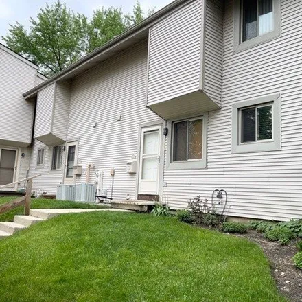 Rent this 2 bed townhouse on 569 Del Lago Drive in Schaumburg, IL 60173