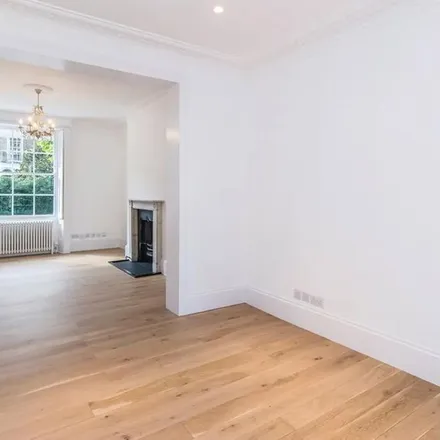 Image 7 - 34 Bedford Gardens, London, W8 7LN, United Kingdom - Apartment for rent