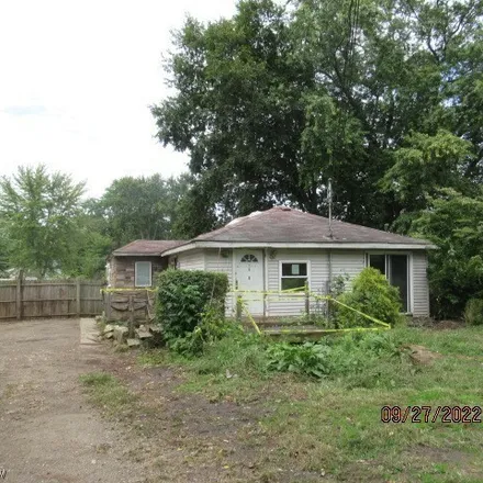 Buy this 2 bed house on 498 Ohio Avenue in Barberton, OH 44203