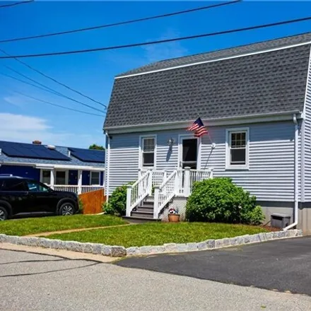 Buy this 2 bed house on 145 Islington Avenue in Portsmouth, RI 02871