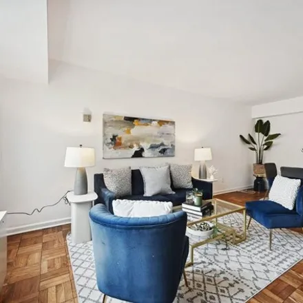 Image 4 - Wilshire Park Condominiums, 3701 Connecticut Avenue Northwest, Washington, DC 20015, USA - Condo for sale