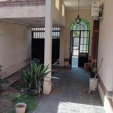 Rent this 2 bed house on 2 de Mayo 3099 in Partido de Lanús, 1824 Lanús Oeste