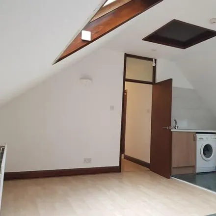 Rent this 2 bed apartment on unnamed road in Royal Tunbridge Wells, TN1 2BB